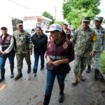 Atiende Mara Lezama a familias de Chetumal y Mahahual tras las lluvias ocasionadas por “Sara”