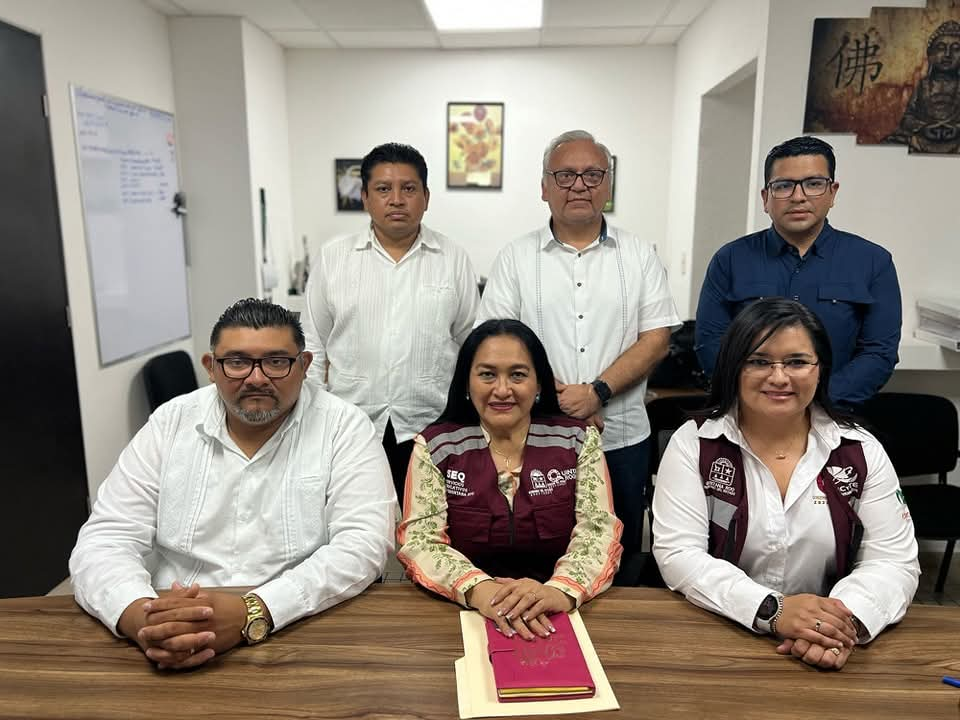 la secretaría de Educación, Elda Xix Euán, sostuvo un encuentro con el secretario general del SITACECYTEQROO, David Alejandro Aké Rosado, y la directora general del CECYTE Quintana Roo, Silvia Isabel