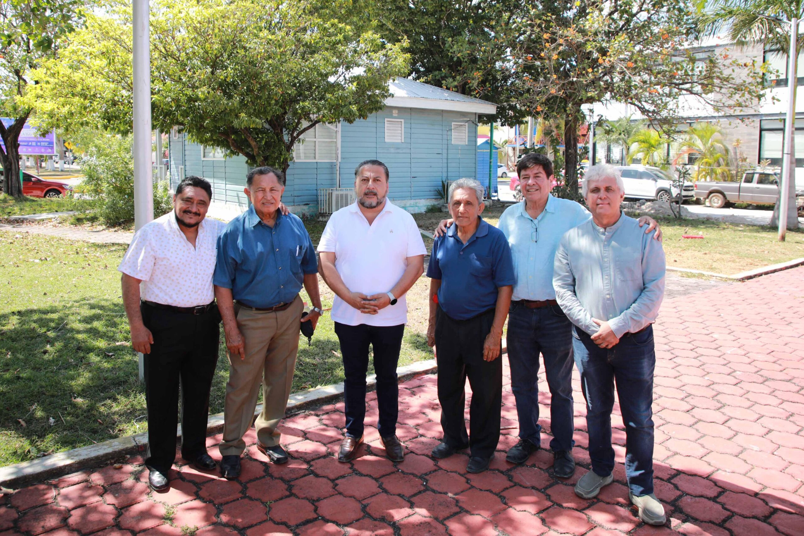 El Diputado Jorge Sanen, con miembros del consejo ciudadano