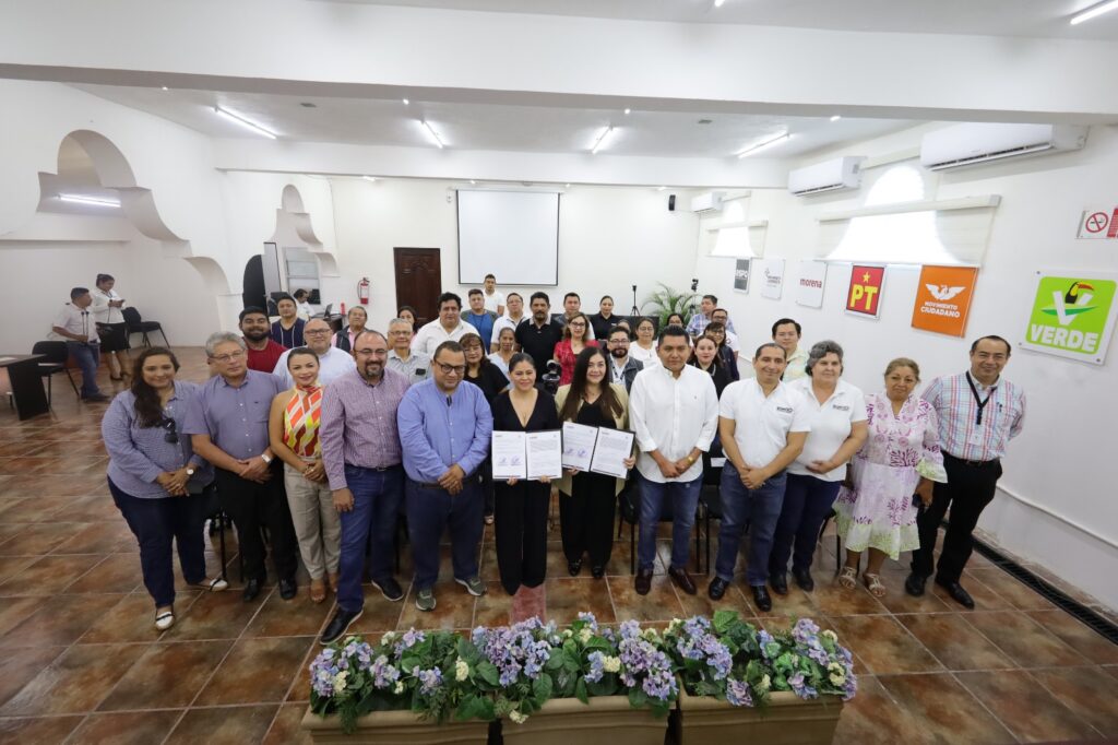 profesionales de la comunicación firman convenio