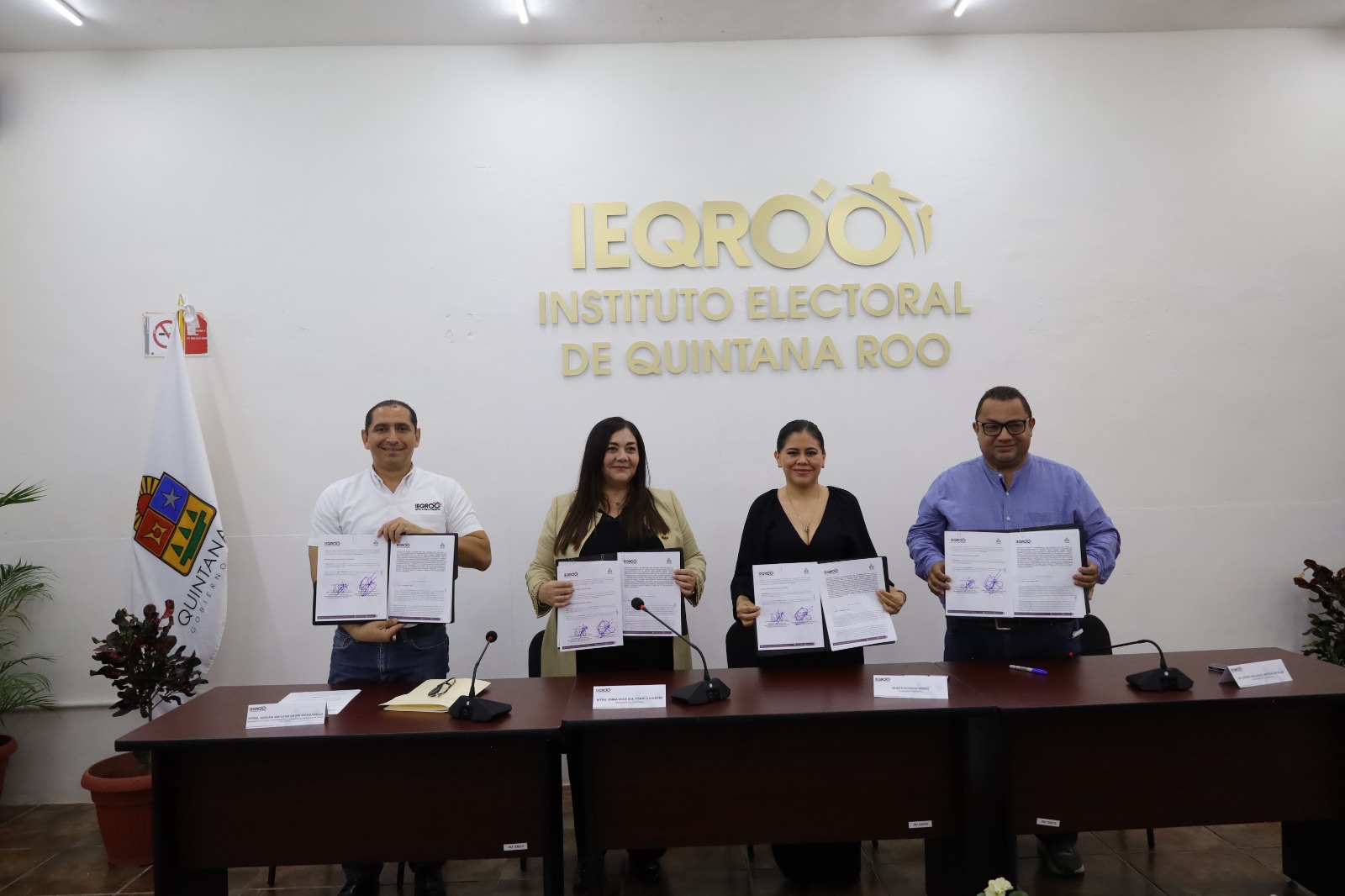 profesionales de la comunicación firman convenio