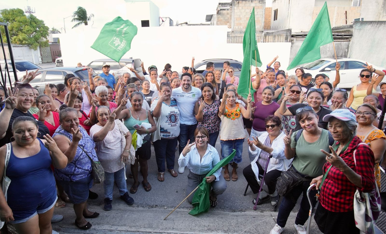 Tajonar sostiene encuentro ciudadano en la SM 101