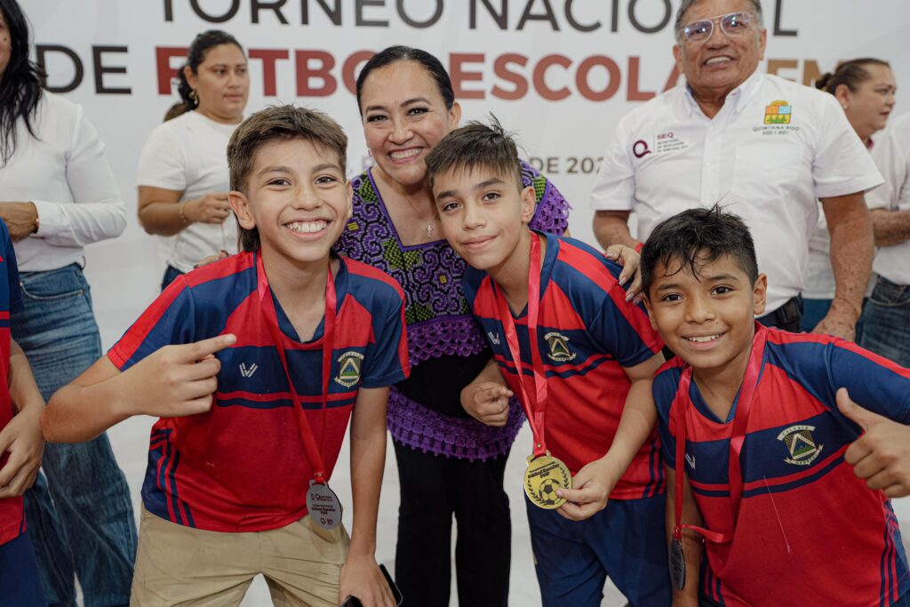 Escuelas clasifican a la fase nacional de fútbol