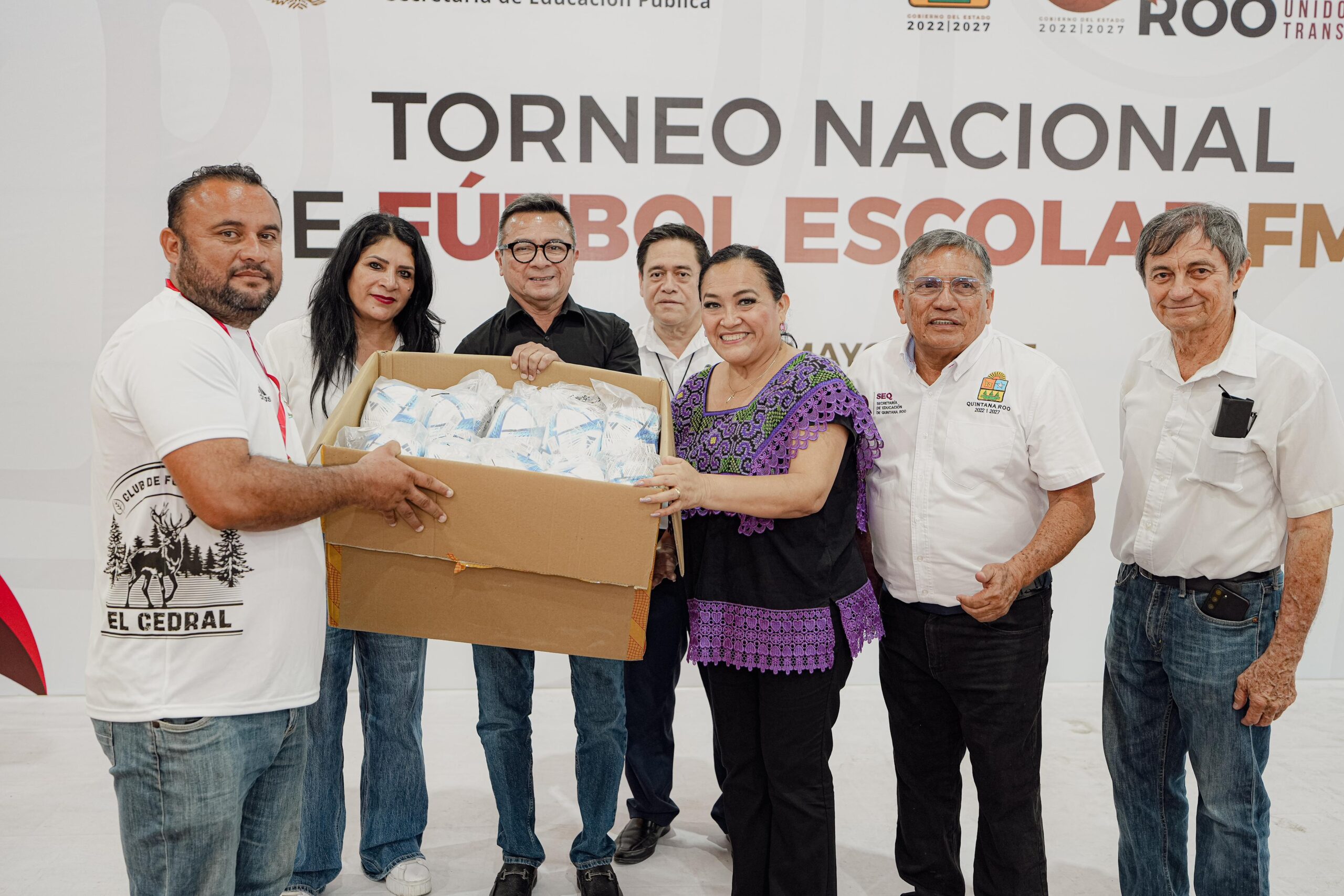 Escuelas clasifican a la fase nacional de futbol