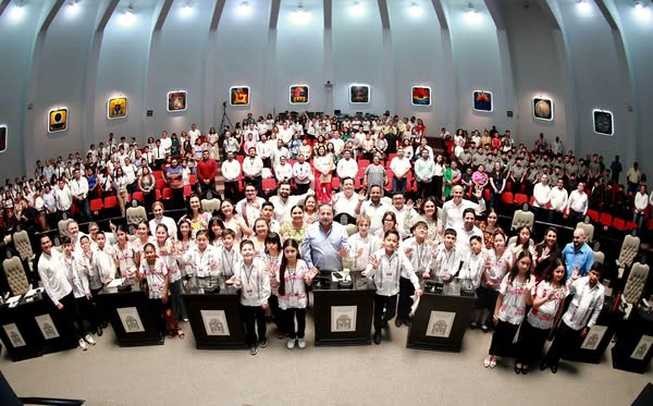 Concluye parlamento infantil de Quintana Roo