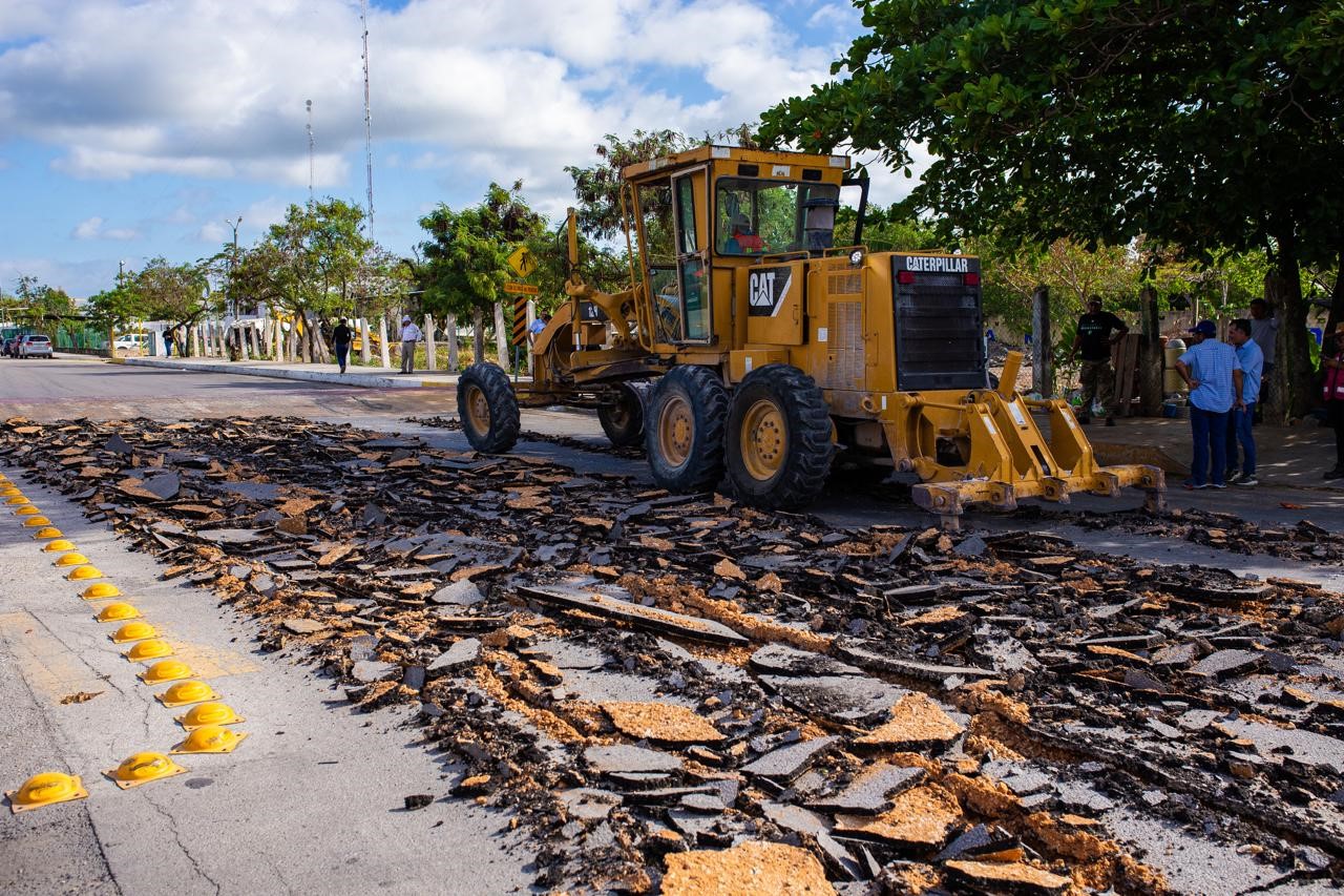 Repavimentan im portante avenida de playa del carmen