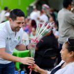 Renán Sánchez Tajonar reconoce a madres de Cozumel y Playa del Carmen en festivales del Día de la Madre y la Niñez