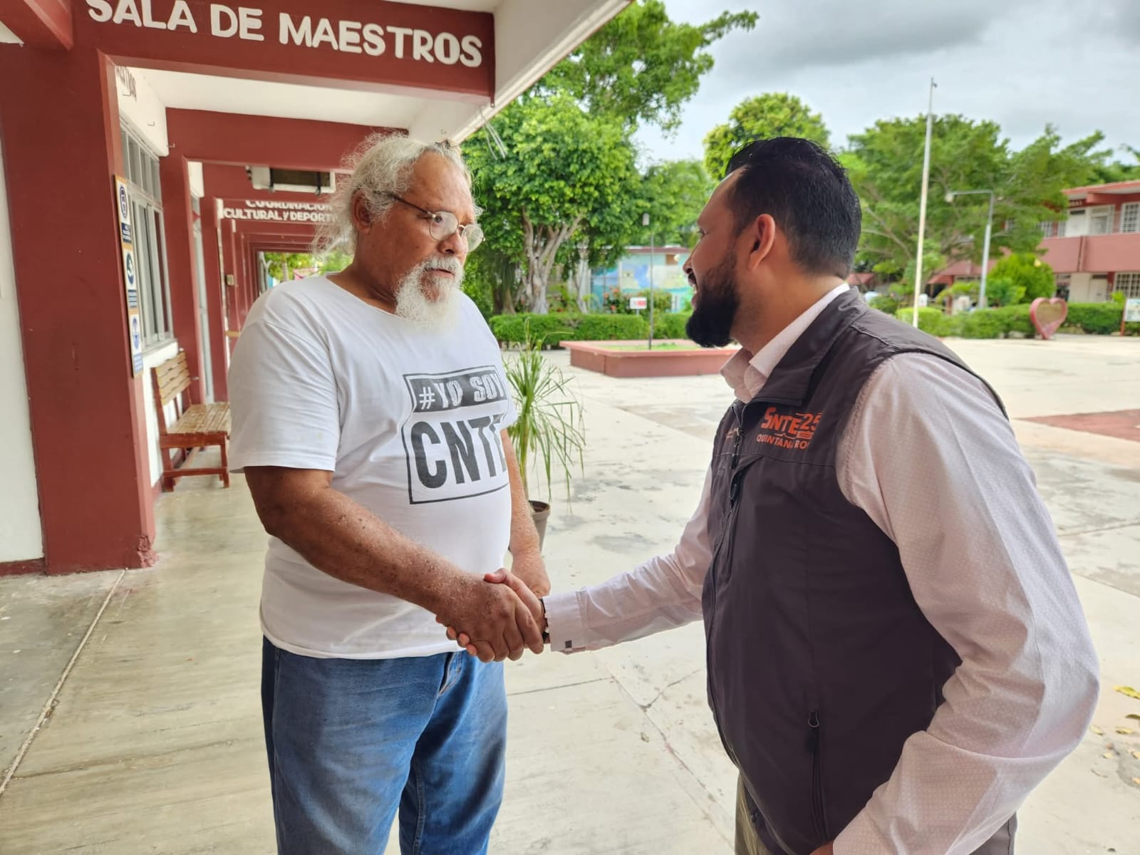 Arimael Salas, mantiene cercanía con docentes