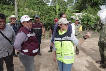 Entregan apoyos alimentarios a familias afectadas por lluvias en Álvaro Obregón