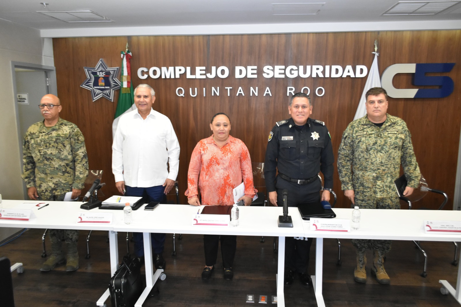 conferencia de prensa de la mesa de seguridad