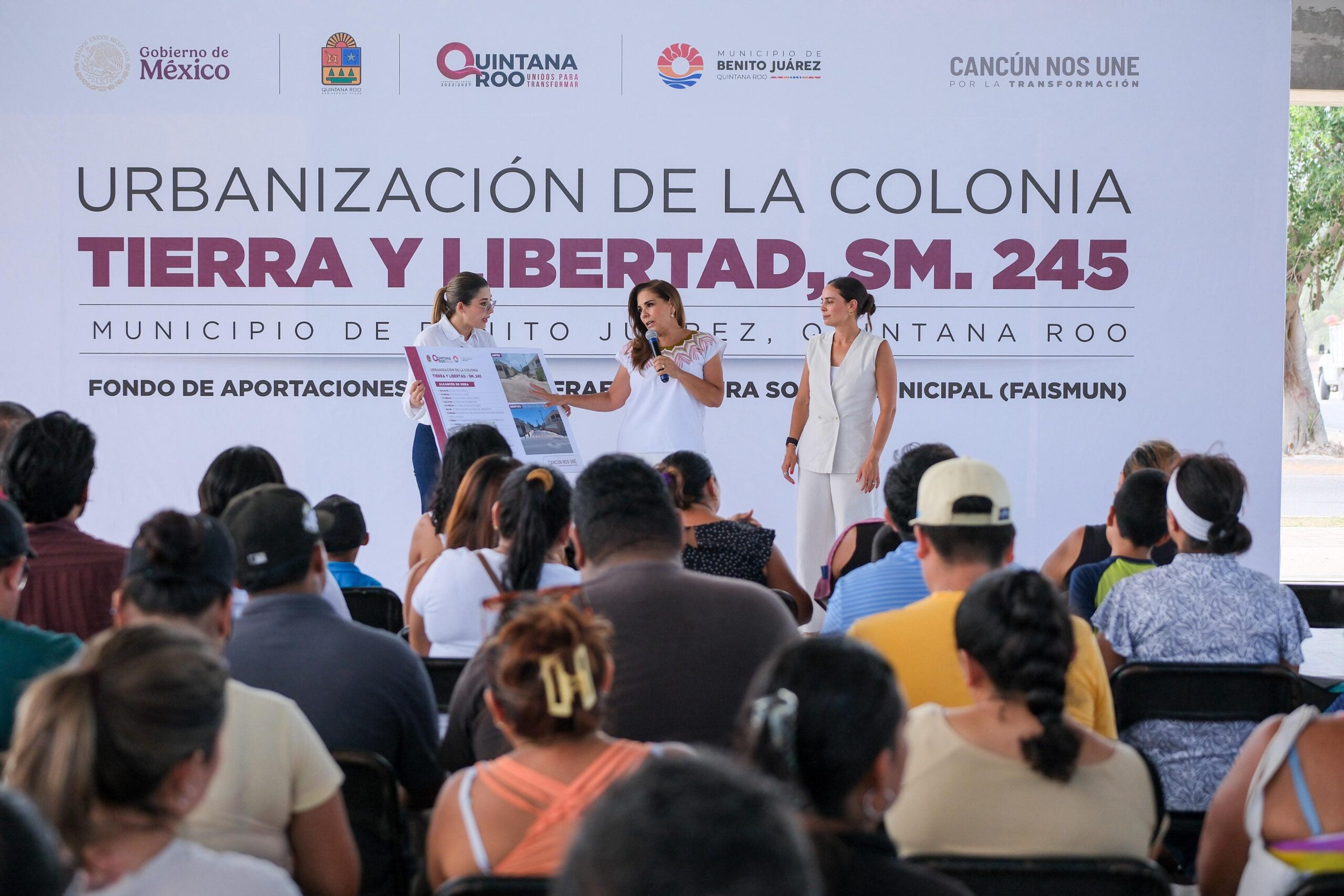 Entregan obras de urbanización en Cancún