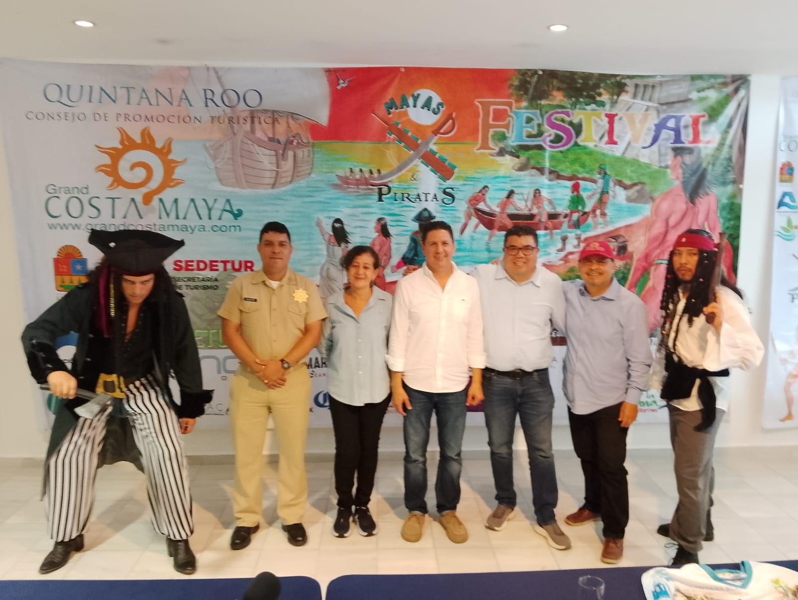 Presentas el espectaculo Festival Mayas y Piratas