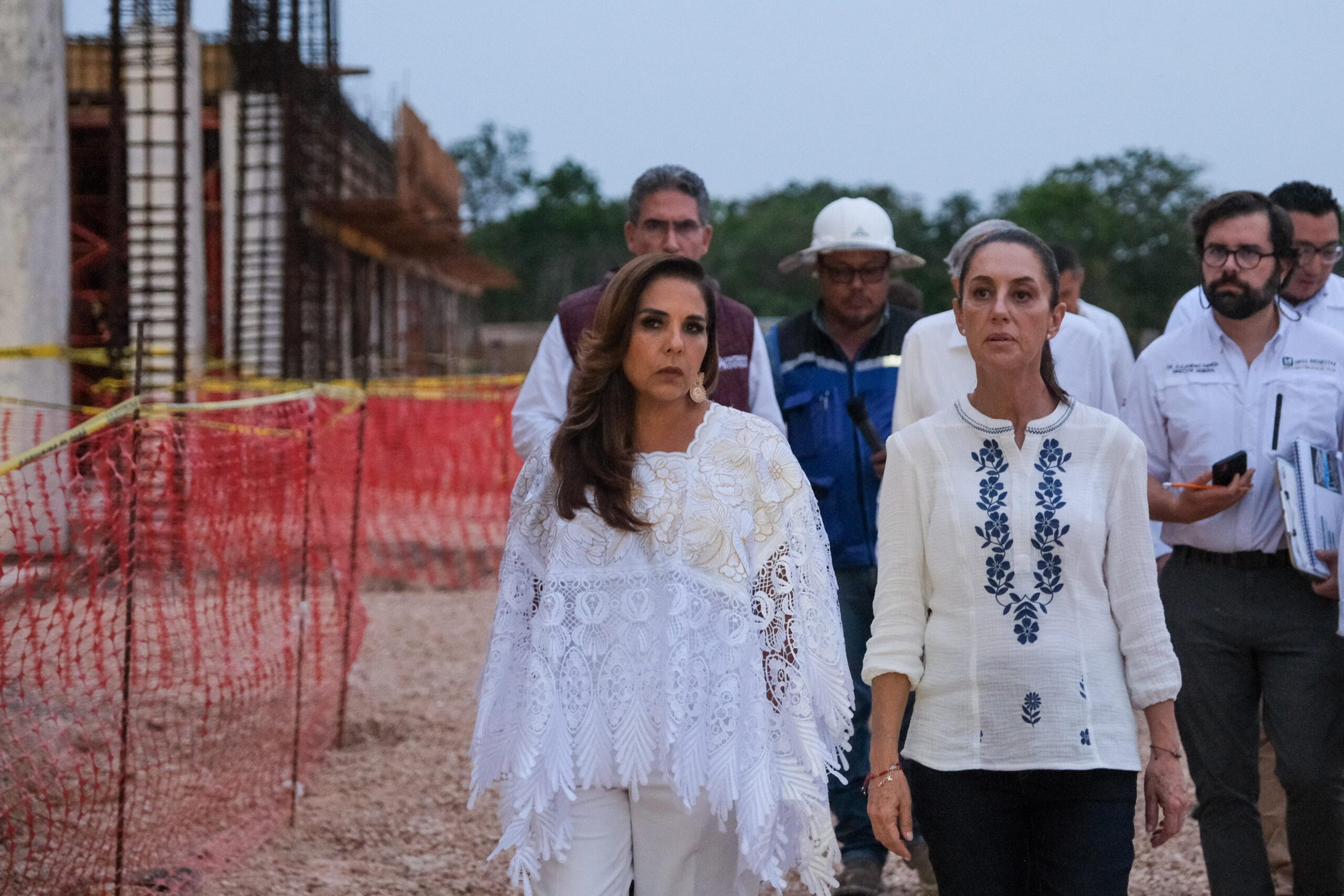 Claudia Sheinbaum visita el hospital de felipe carrillo puerto