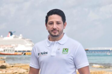 Renán Sánchez Tajonar celebra decisión de revisar el proyecto del cuarto muelle en Cozumel