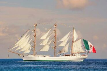 Buque Escuela “Cuauhtémoc” arriba a Nueva York tras exitosas pruebas de navegación