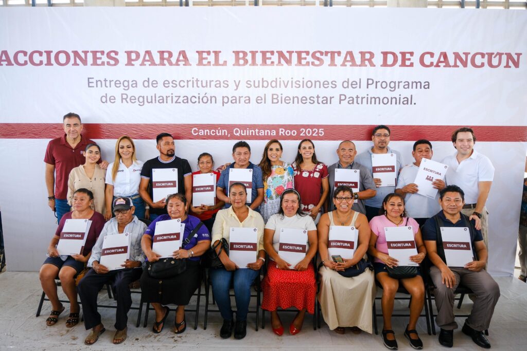 Mara entrega de escrituras