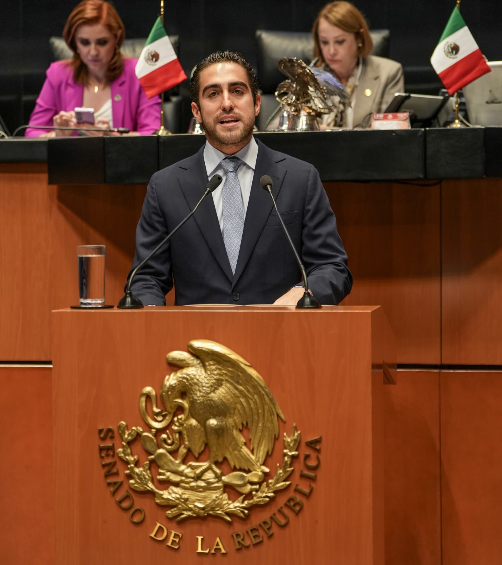 Gino en el senado