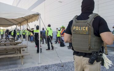Repatriarán a 23 mexicanos tras operativo en planta de Hyundai en EE.UU.