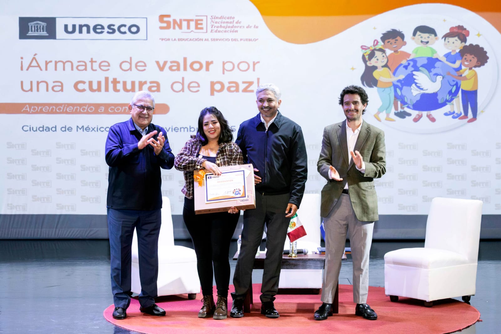 reconocen a maestros UNESCO
