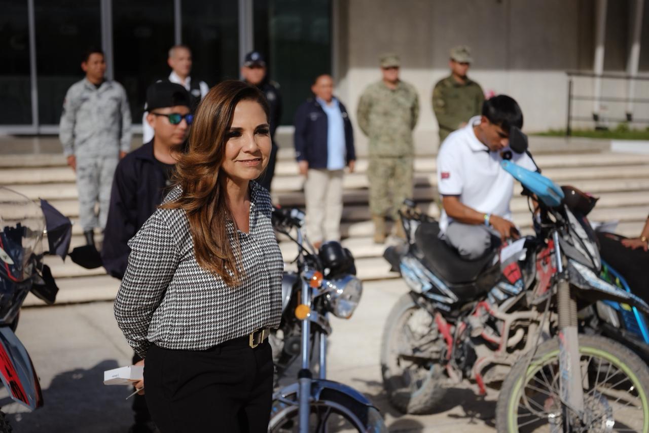 Mara entrega autos recuperados