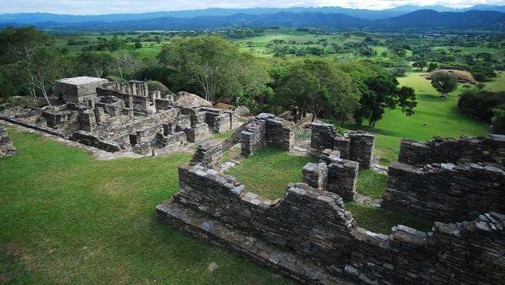 Vestigios de Toniná