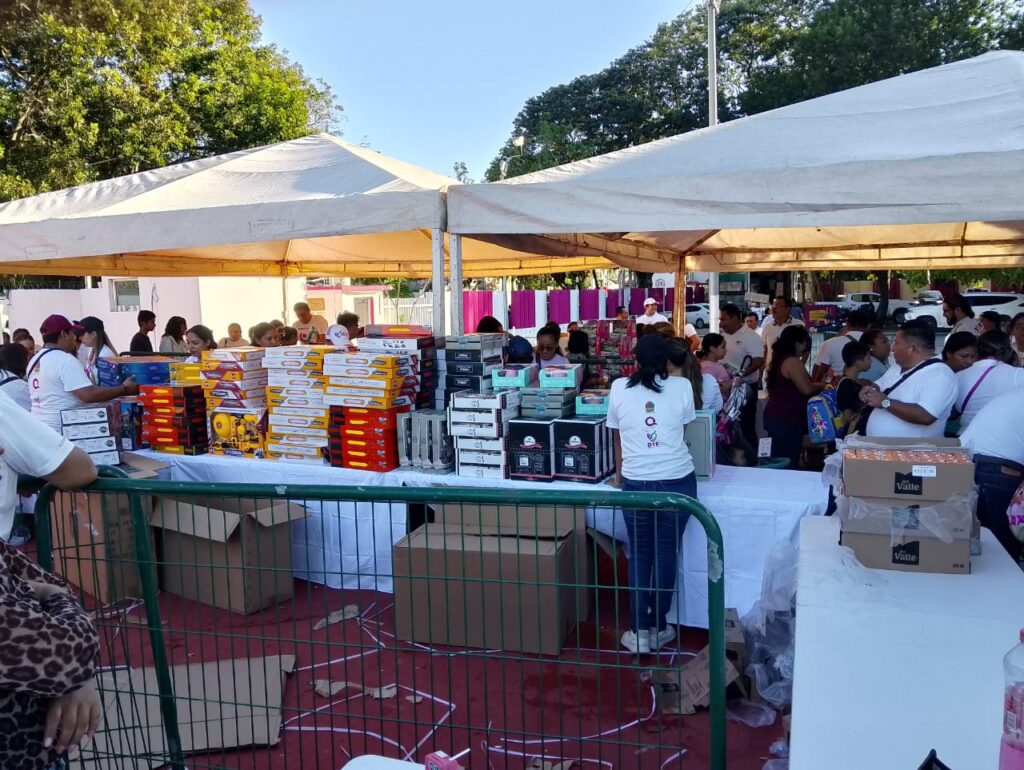 Entrega de regalos a todos los niños este 6 de enero