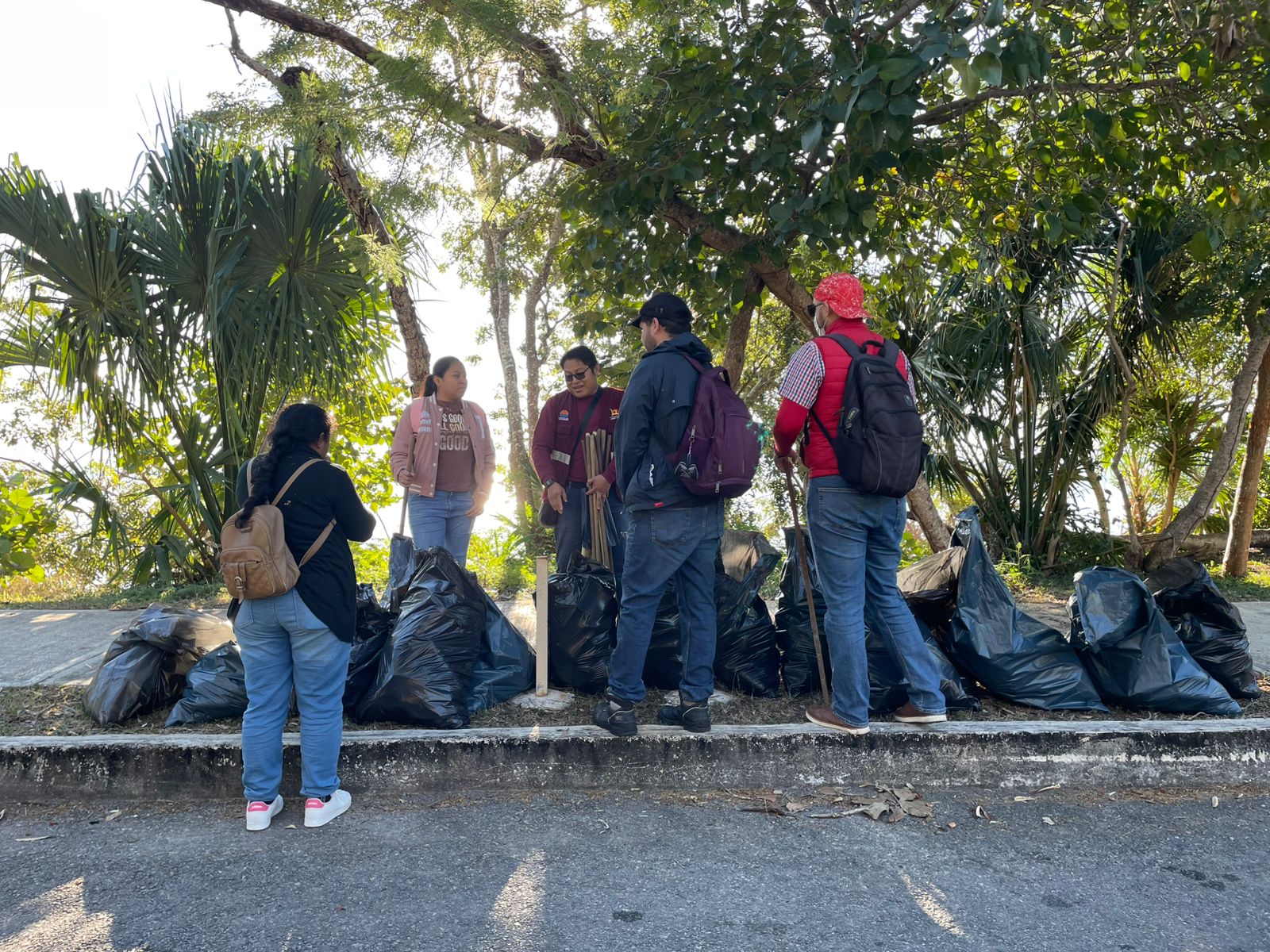 Limpieza del boulebard Bahía