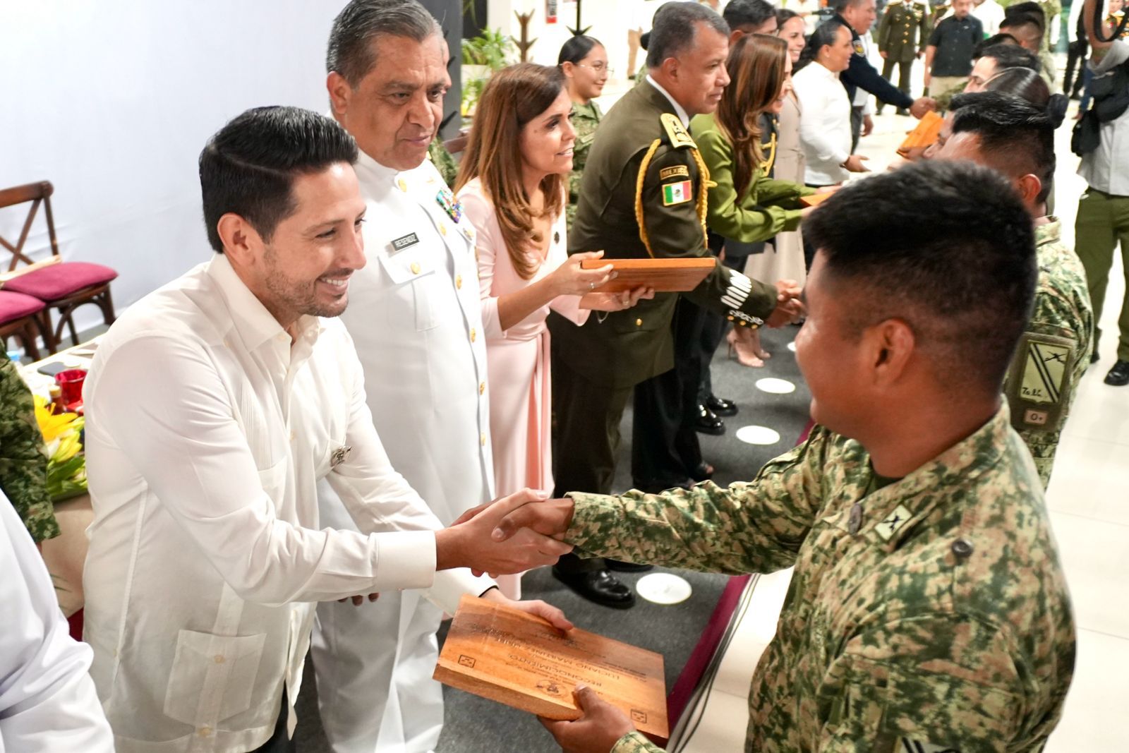Tajonar en ceremonia militar
