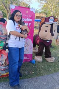 15 lomitos y michis encuentran hogar en Chetumal