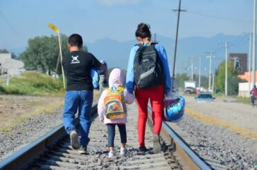 Fallo en EU da respiro a familias migrantes