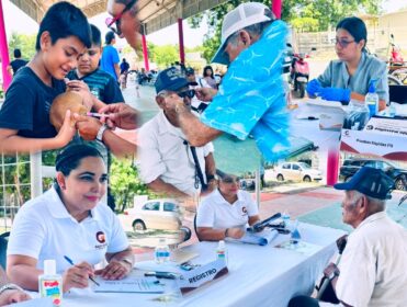 Gaby Mora lleva 425 servicios a la colonia Mártires Antorchistas