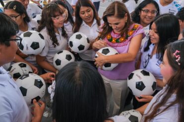 Mara Lezama entrega domo al CREN Cancún; beneficiará a 457 estudiantes